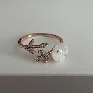 Dainty floral ring ~ adjustable
